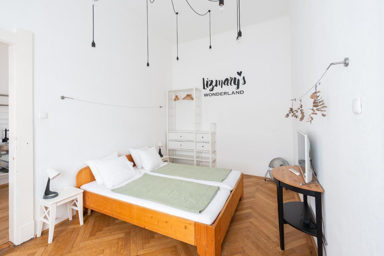 Lizmary'S Wonderland Apartment Budapest Luaran gambar