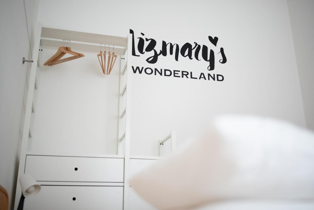 Lizmary'S Wonderland Apartment Budapest Luaran gambar