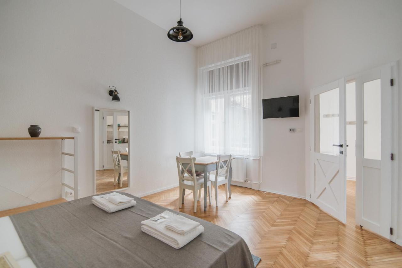 Lizmary'S Wonderland Apartment Budapest Luaran gambar